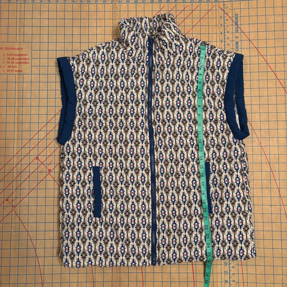Unbranded puffer vest